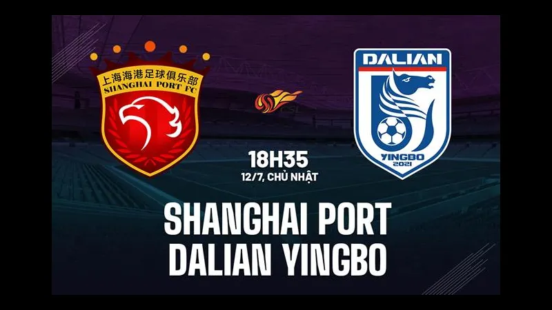 Cầu thủ của Shanghai Port và Dalian Yingbo đối diện trên sân